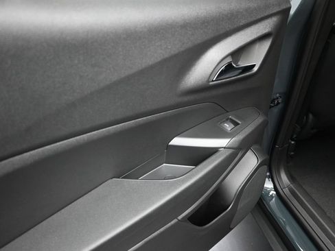 New 2026 Chevrolet Trax LS w/ LS Convenience Package FWD image 15