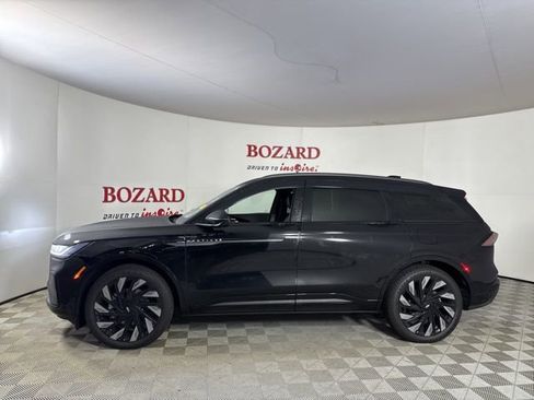 Certified 2025 Lincoln Nautilus Reserve w/ Jet Appearance Package image 5