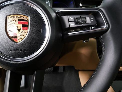 New 2026 Porsche Macan image 11