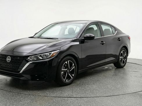 Used 2025 Nissan Sentra SV image 3