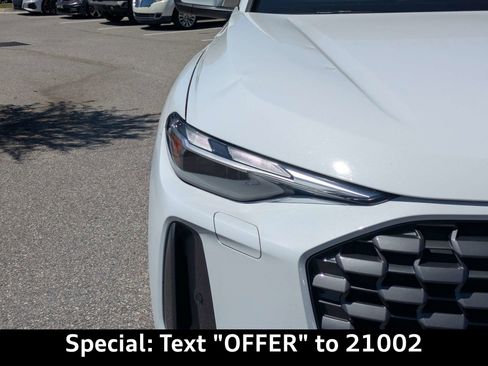 Certified 2025 Audi Q5 Premium AWD/4WD image 10