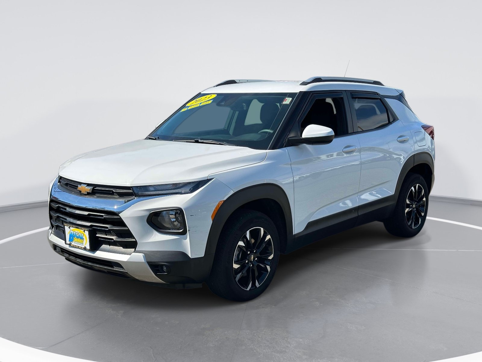 Used 2023 Chevrolet TrailBlazer LT w/ Convenience Package AWD/4WD image 3