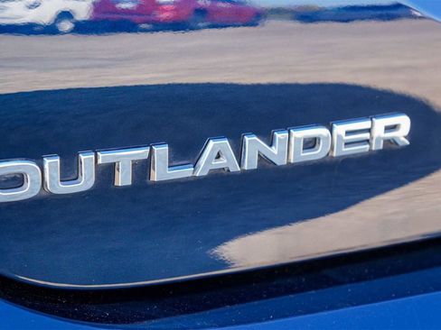 Used 2024 Mitsubishi Outlander SE image 7