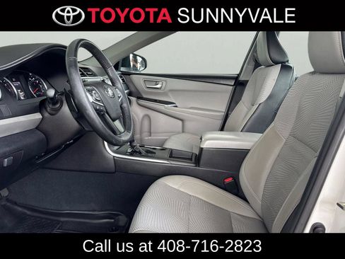 Used 2017 Toyota Camry SE w/ Moonroof Package FWD image 14