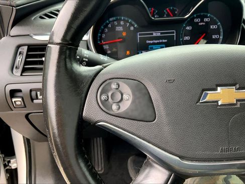 Used 2017 Chevrolet Impala LT image 22