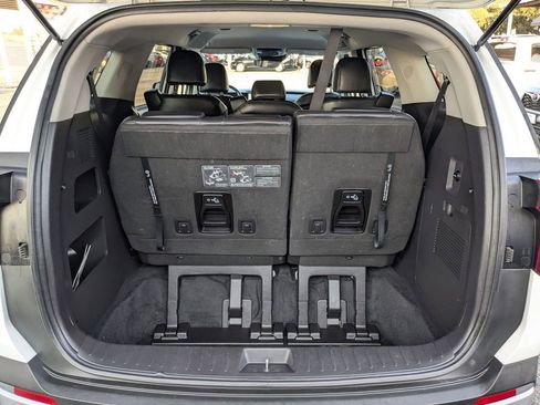 Used 2025 Kia Carnival image 28