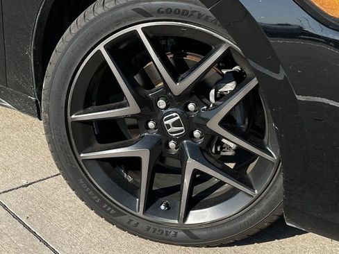 Used 2024 Honda Civic Sport Touring image 9