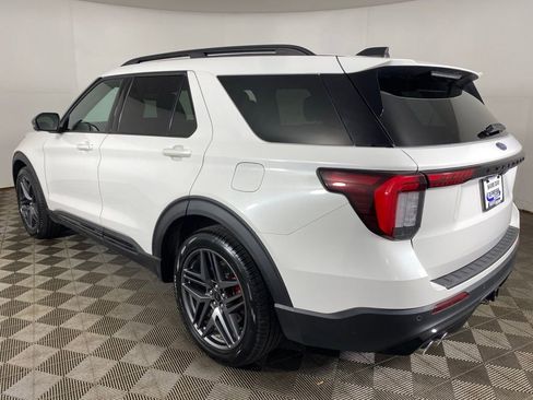 Used 2025 Ford Explorer ST AWD/4WD image 5