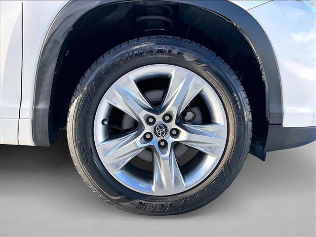 Used 2017 Toyota Highlander Limited FWD image 10