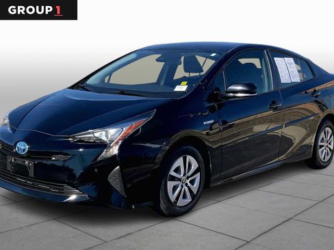 Used 2017 Toyota Prius Two image 1