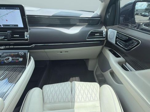 Used 2021 Lincoln Navigator Black Label w/ Cargo Convenience Package AWD/4WD image 30