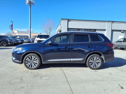 Used 2020 Mitsubishi Outlander SEL image 2