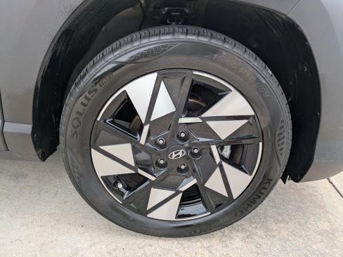 Certified 2024 Hyundai Kona SEL FWD image 9