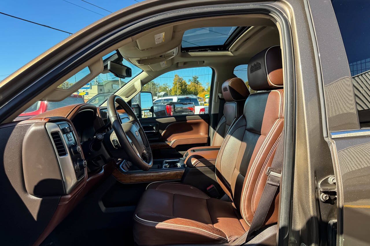 Used 2015 Chevrolet Silverado 2500 High Country w/ Duramax Plus Package AWD/4WD image 26