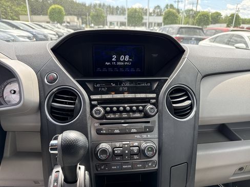 Used 2015 Honda Pilot Touring image 23