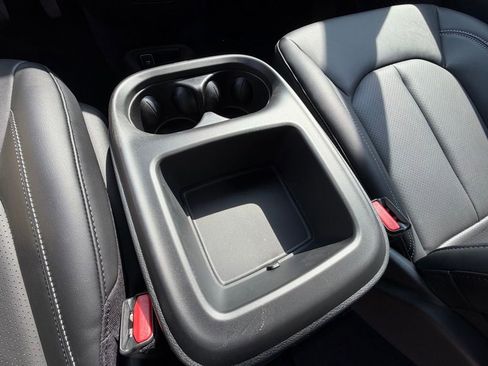 New 2026 Chrysler Pacifica Select image 24