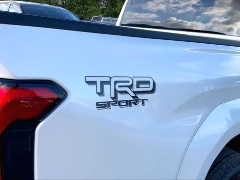 Used 2025 Toyota Tacoma TRD Sport AWD/4WD image 10