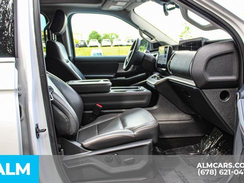 Used 2025 Ford Expedition Active AWD/4WD image 22