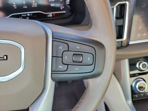 Used 2023 GMC Yukon Denali AWD/4WD image 16