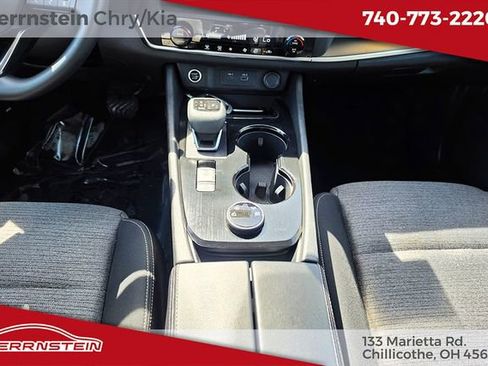 Used 2023 Nissan Rogue SV image 14