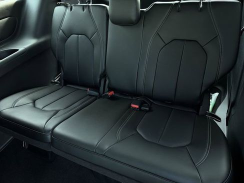 New 2026 Chrysler Pacifica Select FWD image 19