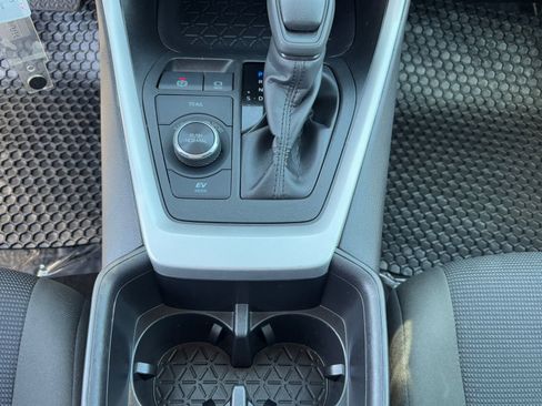 Used 2025 Toyota RAV4 LE image 27