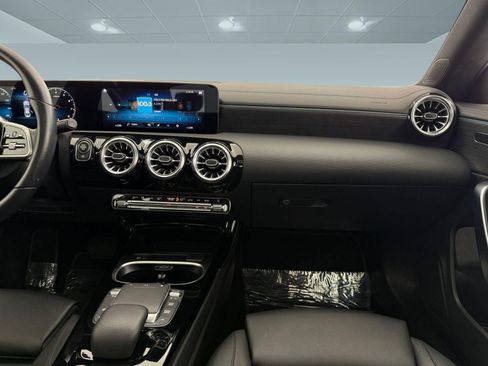 Used 2022 Mercedes-Benz CLA 250 image 27