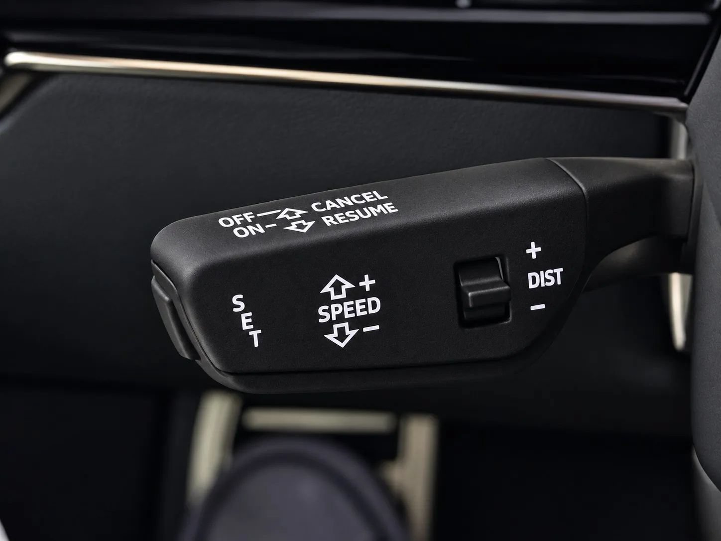 Used 2023 Audi S8 w/ S8 Comfort Plus Package AWD/4WD image 37