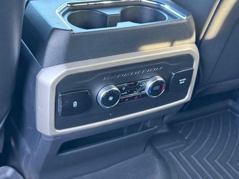 Used 2024 Ford Expedition Limited RWD image 35