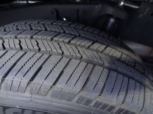 Used 2020 Toyota Tacoma Limited image 22