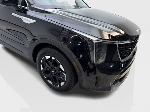 Used 2025 Kia Sorento S w/ Panoramic Sunroof Package FWD image 19
