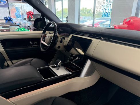 Used 2024 Land Rover Range Rover Long Wheelbase SE AWD/4WD image 56