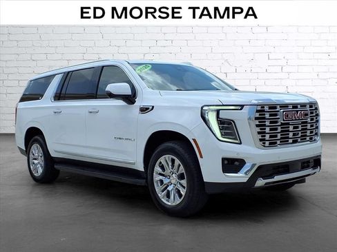 Used 2025 GMC Yukon XL Denali AWD/4WD image 5