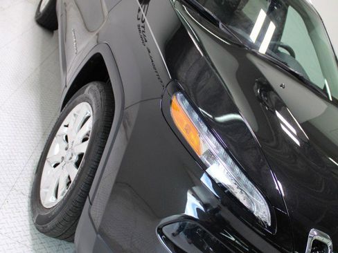 Used 2014 Jeep Cherokee Limited image 33