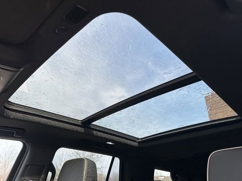 Used 2023 Chevrolet Tahoe Premier image 12