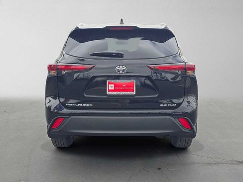 Used 2026 Toyota Highlander XLE AWD/4WD image 4