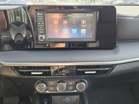 Used 2025 Nissan Kicks S image 8