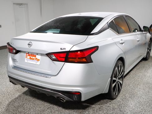 Used 2021 Nissan Altima 2.5 SR FWD image 7