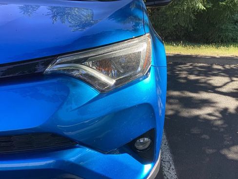 Used 2018 Toyota RAV4 SE w/ Power Extra Value Package AWD/4WD image 19