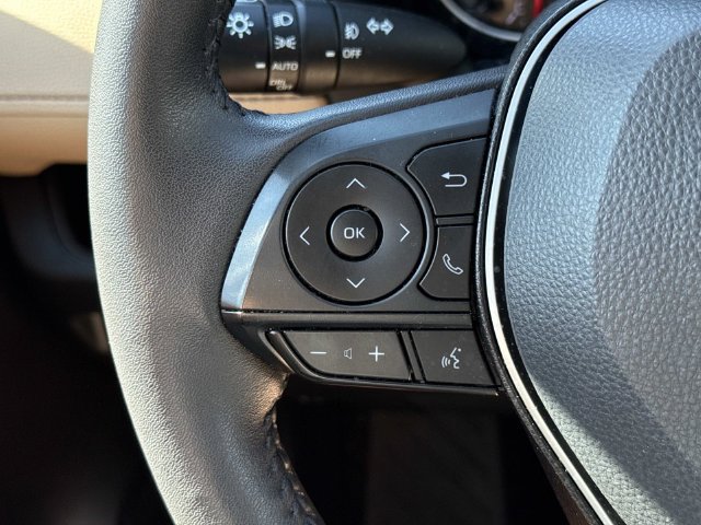 Used 2022 Toyota RAV4 XLE Premium AWD/4WD image 25