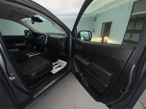 Used 2022 Chevrolet Colorado LT w/ Fleet Safety Package image 24
