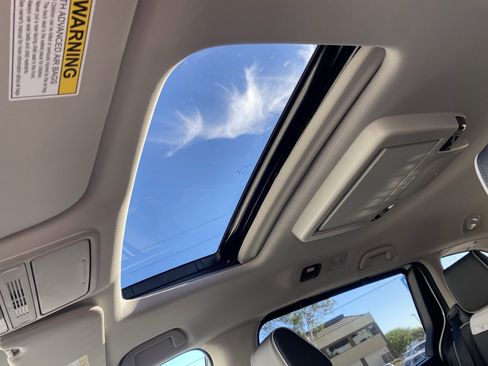 New 2026 Honda Odyssey Touring image 15