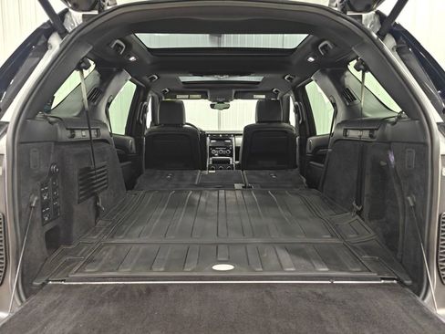 Used 2020 Land Rover Discovery HSE Luxury image 42