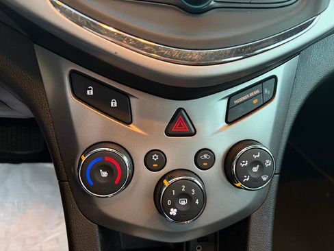 Used 2018 Chevrolet Sonic LT w/ Convenience Package FWD image 23