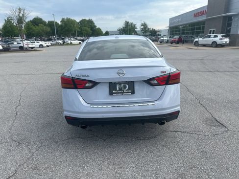 Used 2023 Nissan Altima 2.5 SR w/ SR Premium Package FWD image 6