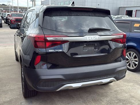 Used 2022 Kia Seltos LX image 4