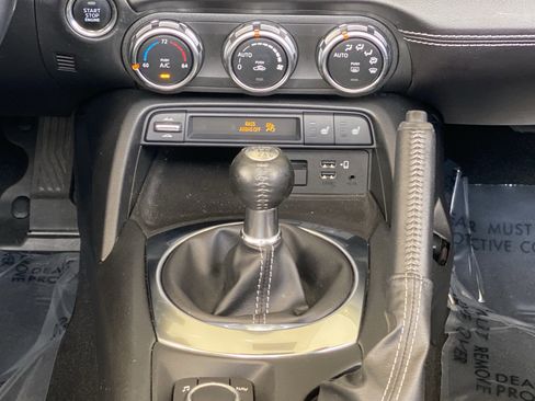 Used 2020 MAZDA MX-5 Miata RF Grand Touring RWD image 10