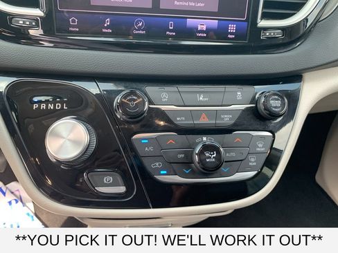 Used 2022 Chrysler Pacifica Touring-L FWD image 20