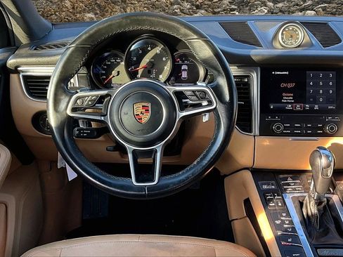 Used 2018 Porsche Macan image 5