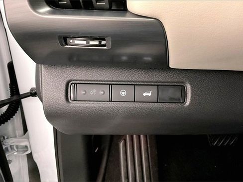 New 2025 Nissan Pathfinder SL image 27